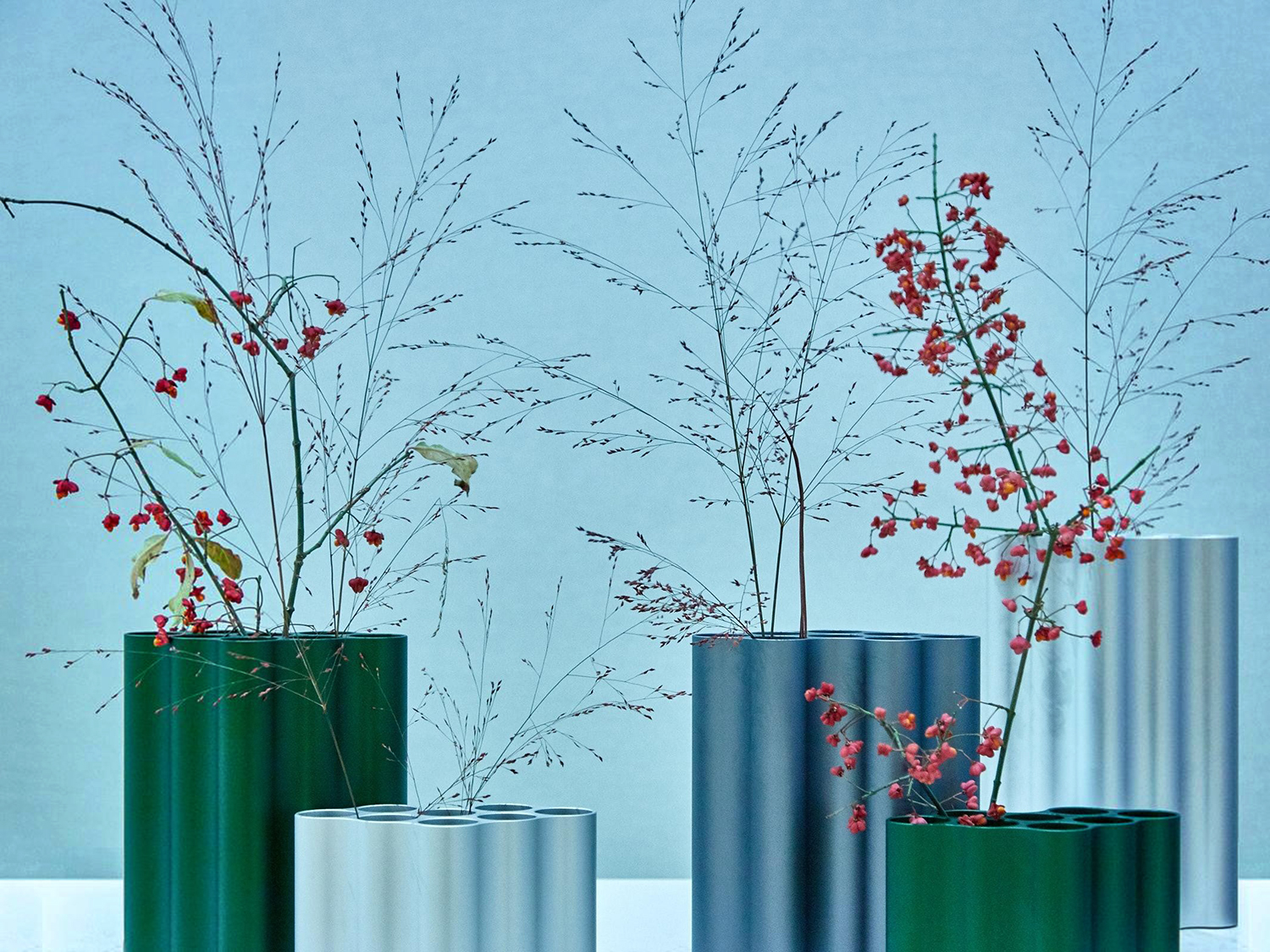 乐动在线体育·(China)官方网站 - 附件|花器|办公家具|登录入口家具|云朵花瓶